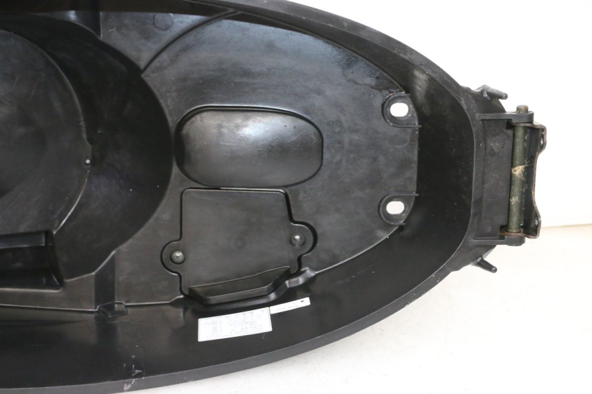 photo de KUFER POD SIEDZENIEM MBK FLAME X 125 (2007 - 2016) - Szczegóły charakterystyczne