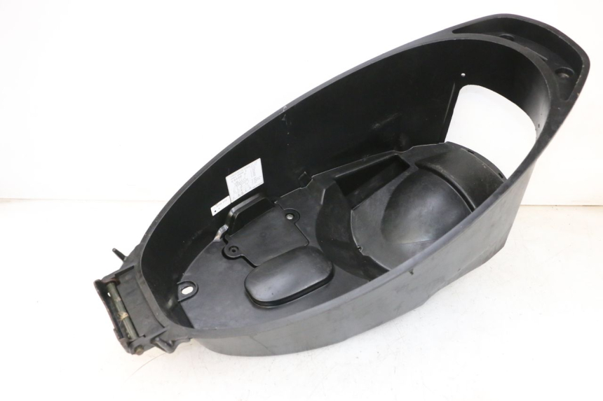 photo de KUFER POD SIEDZENIEM MBK FLAME X 125 (2007 - 2016) - Stan powierzchni