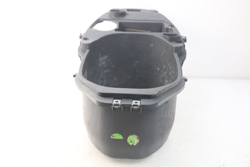 photo de KUFER POD SIEDZENIEM PIAGGIO FLY 2T 50 (2004 - 2017) - Inny kąt widzenia