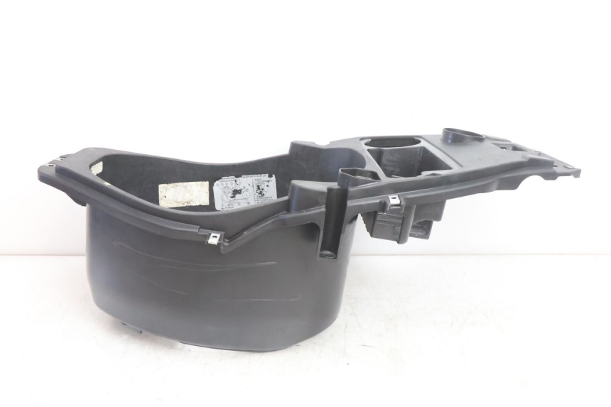 photo de KUFER POD SIEDZENIEM PIAGGIO FLY 2T 50 (2004 - 2017) - Zbliżenie techniczne