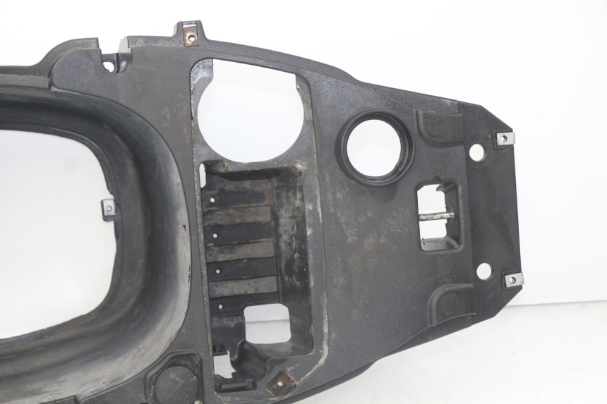 photo de KUFER POD SIEDZENIEM PIAGGIO FLY 125 (2005 - 2012) - Zbliżenie techniczne