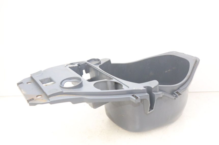 photo de KUFER POD SIEDZENIEM PIAGGIO FLY 100 (2006 - 2010) - Zoom stanu zużycia