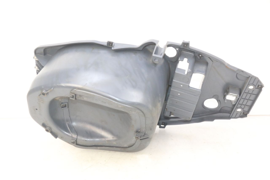 photo de KUFER POD SIEDZENIEM PIAGGIO FLY 100 (2006 - 2010) - Szczegół części