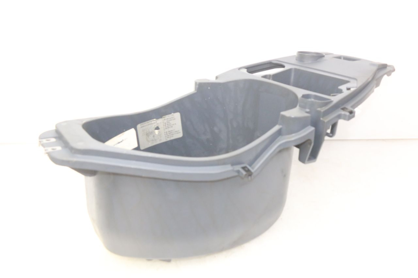 photo de KUFER POD SIEDZENIEM PIAGGIO FLY 100 (2006 - 2010) - Zoom stanu zużycia