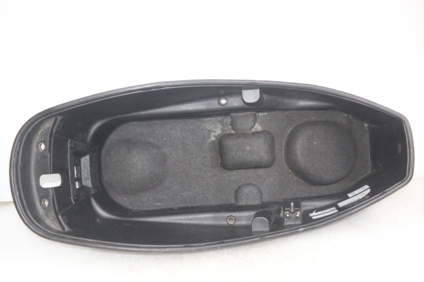 photo de KUFER POD SIEDZENIEM SYM GTS EFI 125 (2012 - 2016) - Widok główny