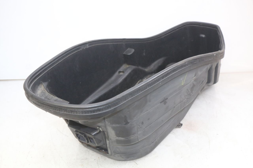 photo de KUFER POD SIEDZENIEM SYM GTS EFI 125 (2012 - 2016) - Widok ogólny