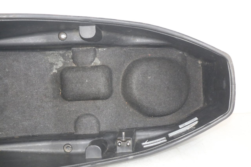 photo de KUFER POD SIEDZENIEM SYM GTS EFI 125 (2012 - 2016) - Punkty mocowania