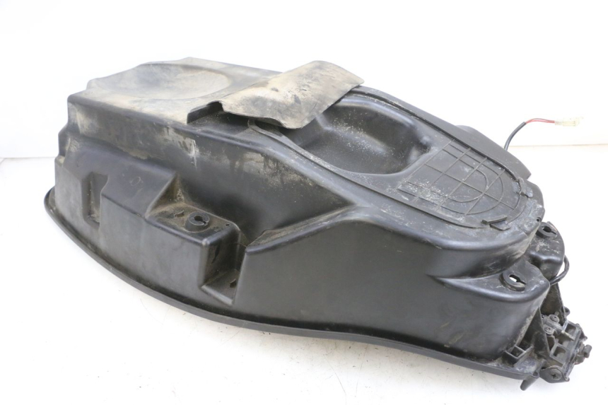 photo de KUFER POD SIEDZENIEM SYM GTS EVO 125 (2009 - 2013) - Inny kąt widzenia