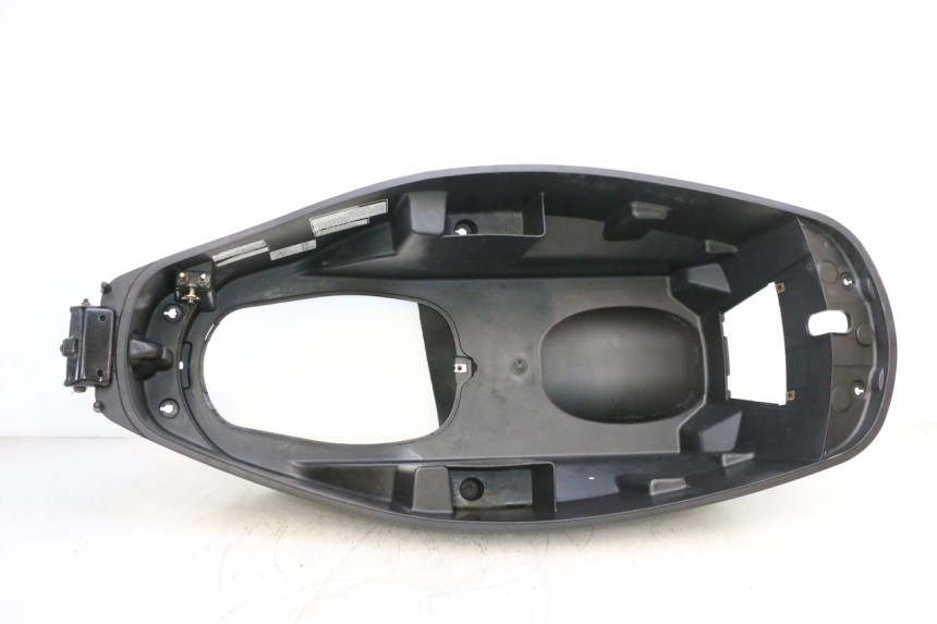 photo de KUFER POD SIEDZENIEM SYM GTS EVO 125 (2009 - 2013) - Widok główny