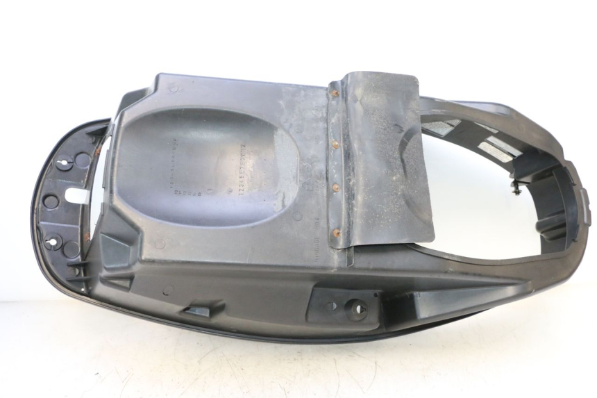 photo de KUFER POD SIEDZENIEM SYM GTS EVO 125 (2009 - 2013) - Punkty mocowania