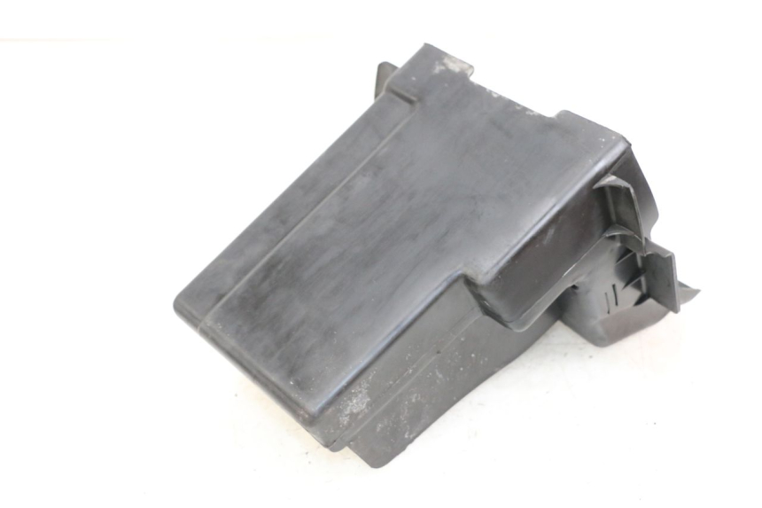 photo de KUFER POD SIEDZENIEM SUZUKI GZ MARAUDER 125 (1998 - 2004) - Inny kąt widzenia