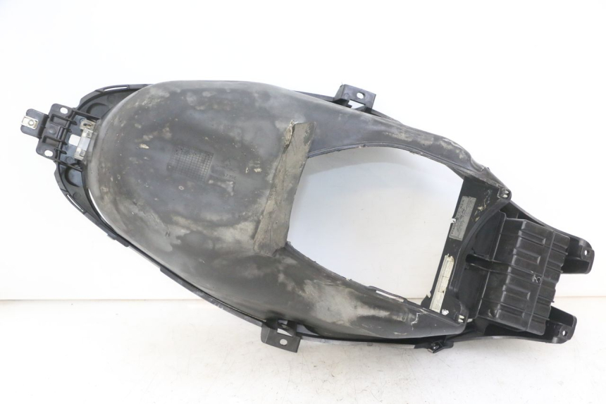 photo de KUFER POD SIEDZENIEM PIAGGIO IE MP3 YOURBAN 300 (2011 - 2016) - Punkty mocowania