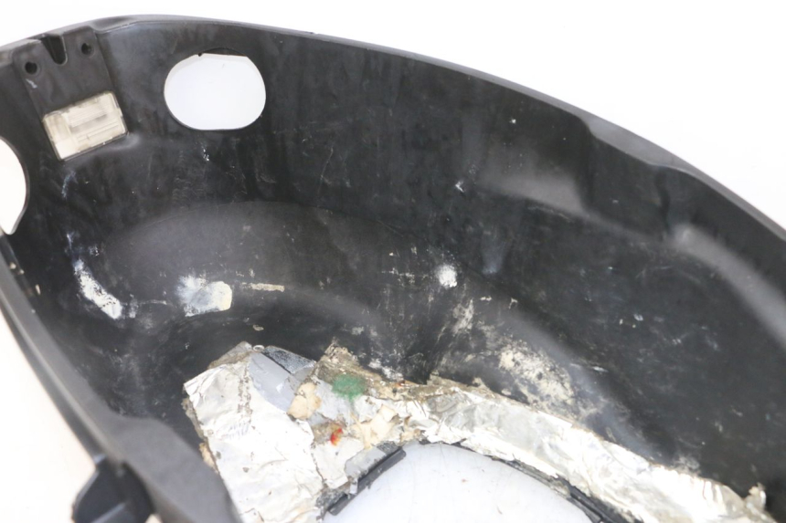 photo de KUFER POD SIEDZENIEM PIAGGIO IE MP3 YOURBAN 300 (2011 - 2016) - Stan powierzchni