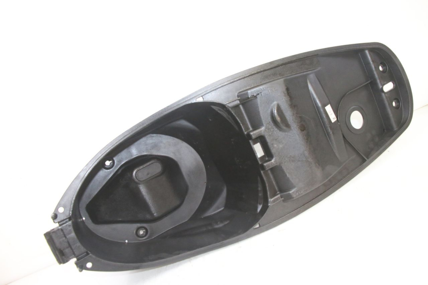 photo de KUFER POD SIEDZENIEM SYM JET 14 4T 50 (2018 - 2022) - Zoom stanu zużycia