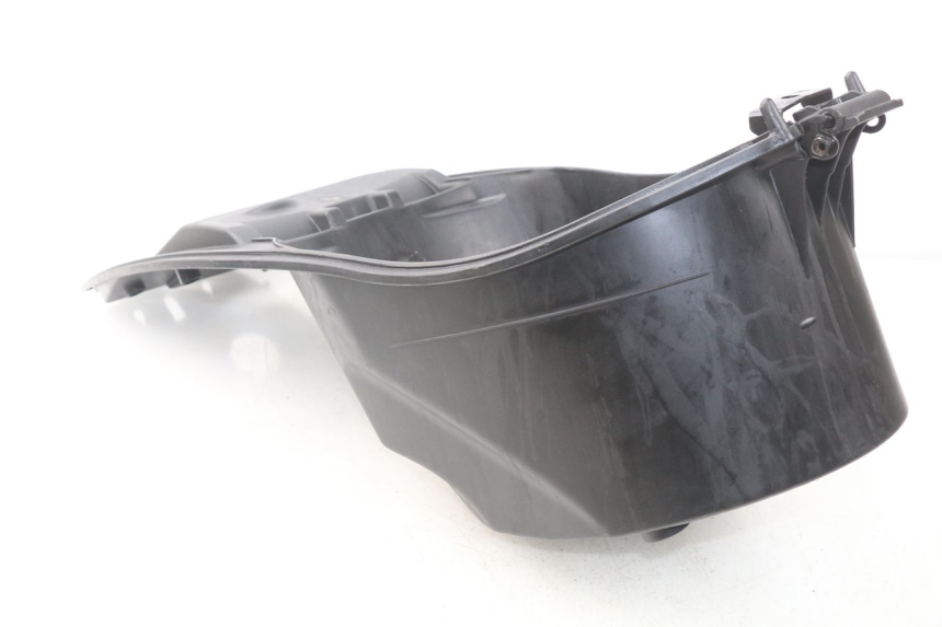 photo de KUFER POD SIEDZENIEM SYM JET 4 4T 50 (2018 - 2021) - Zoom stanu zużycia