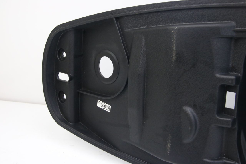 photo de KUFER POD SIEDZENIEM SYM JET 4 4T 50 (2018 - 2021) - Zoom stanu zużycia