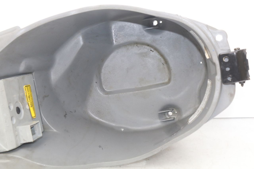 photo de KUFER POD SIEDZENIEM SYM JET EURO X 2T 50 (2003 - 2007) - Widok ogólny