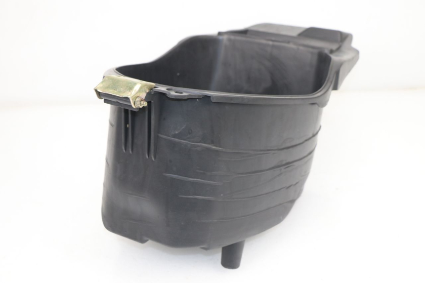 photo de KUFER POD SIEDZENIEM REVATTO JOYSTICK 50 (2006 - 2012) - Zbliżenie techniczne