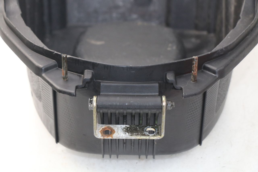 photo de KUFER POD SIEDZENIEM PEUGEOT KISBEE 2T 50 (2010 - 2017) - Inny kąt widzenia