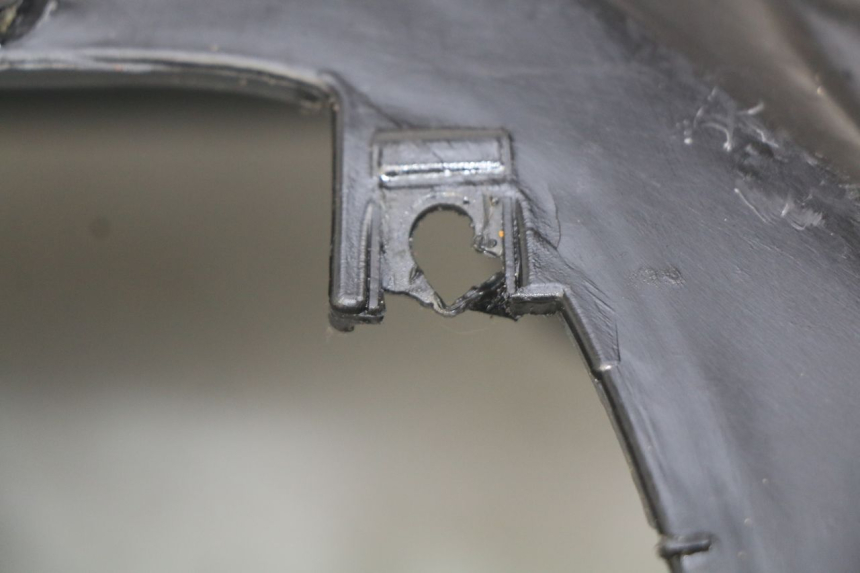 photo de KUFER POD SIEDZENIEM PEUGEOT KISBEE 2T 50 (2018 - 2022) - Szczegół części