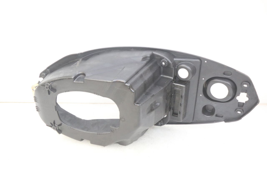 photo de KUFER POD SIEDZENIEM PEUGEOT KISBEE 2T 50 (2018 - 2022) - Zoom stanu zużycia