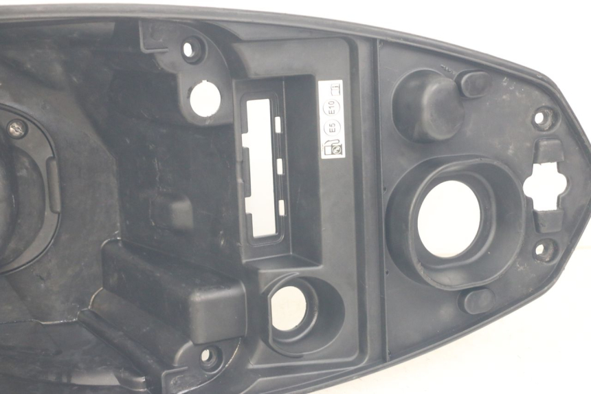 photo de KUFER POD SIEDZENIEM PEUGEOT KISBEE 2T 50 (2018 - 2022) - Punkty mocowania