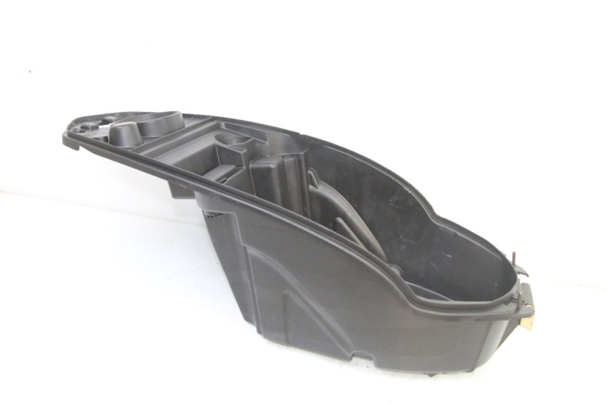 photo de KUFER POD SIEDZENIEM PEUGEOT KISBEE 2T 50 (2010 - 2017) - Zoom stanu zużycia