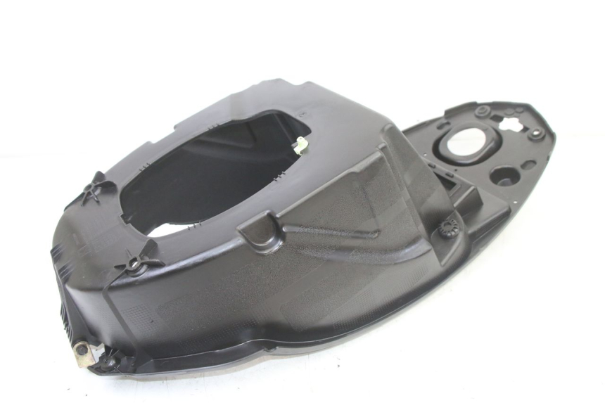 photo de KUFER POD SIEDZENIEM PEUGEOT KISBEE 2T 50 (2010 - 2017) - Stan powierzchni