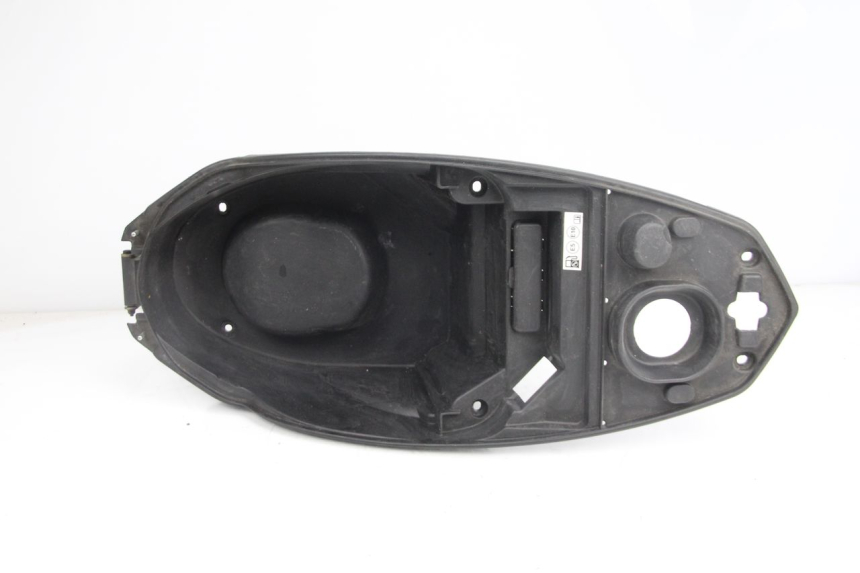 photo de KUFER POD SIEDZENIEM PEUGEOT KISBEE 4T 50 (2018 - 2022) - Punkty mocowania