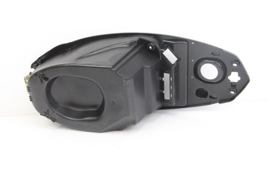 photo de KUFER POD SIEDZENIEM PEUGEOT KISBEE 4T 50 (2018 - 2022) - Szczegół części