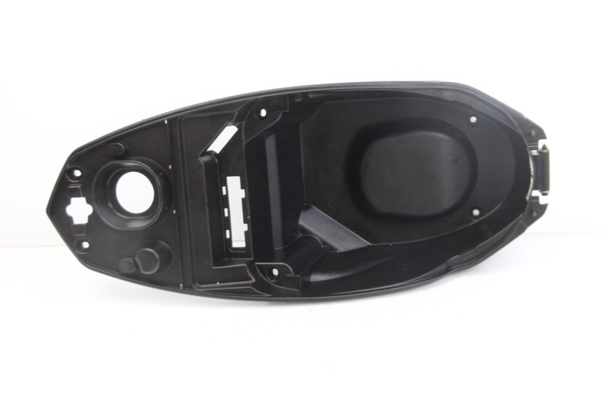 photo de KUFER POD SIEDZENIEM PEUGEOT KISBEE 4T 50 (2018 - 2022) - Zoom stanu zużycia