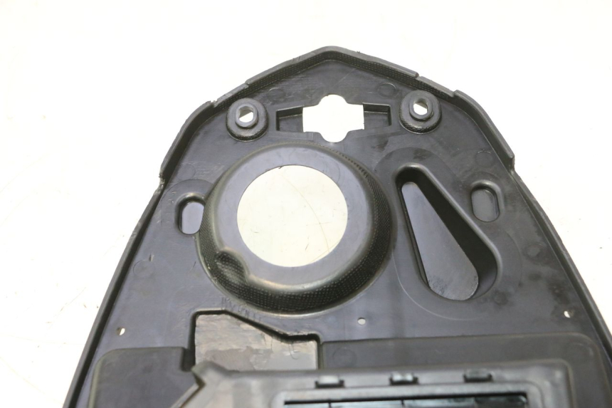 photo de KUFER SIEDZENIOWY PEUGEOT KISBEE 4T 50 (2023 - 2026) - Zoom stanu zużycia