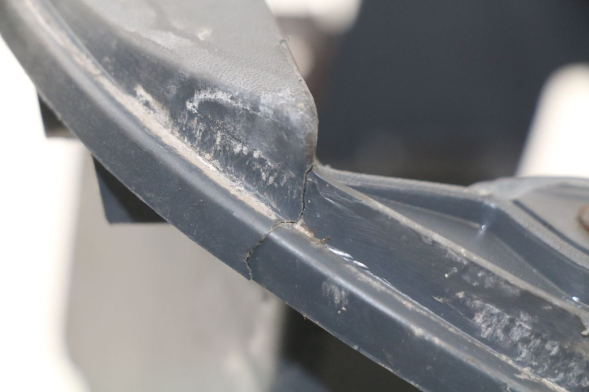 photo de KUFER POD SIEDZENIEM PIAGGIO LIBERTY 4T 50 (2004 - 2008) - Zoom stanu zużycia