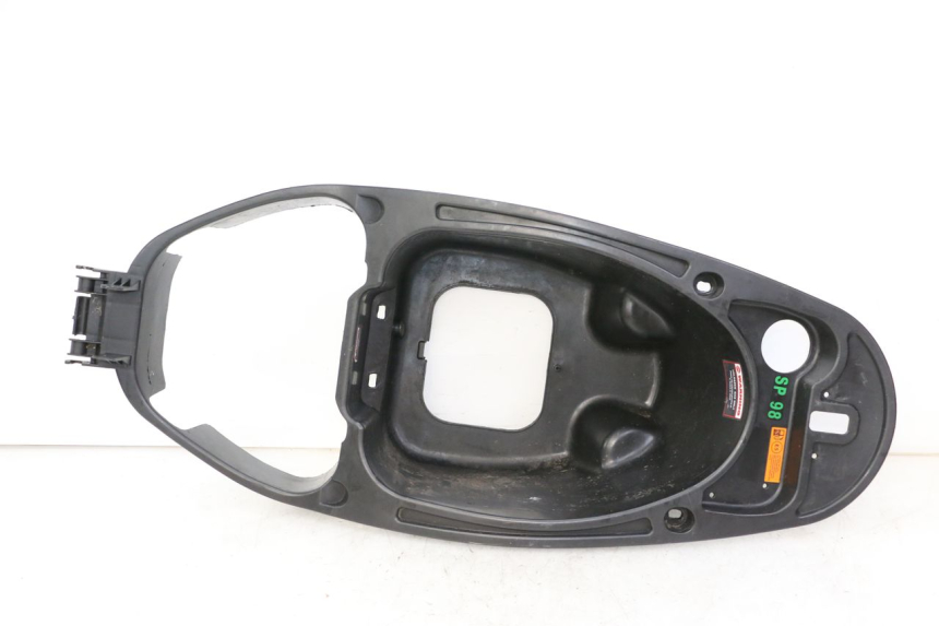 photo de KUFER POD SIEDZENIEM LONGJIA SHARPY 125 (2020 - 2024) - Widok główny