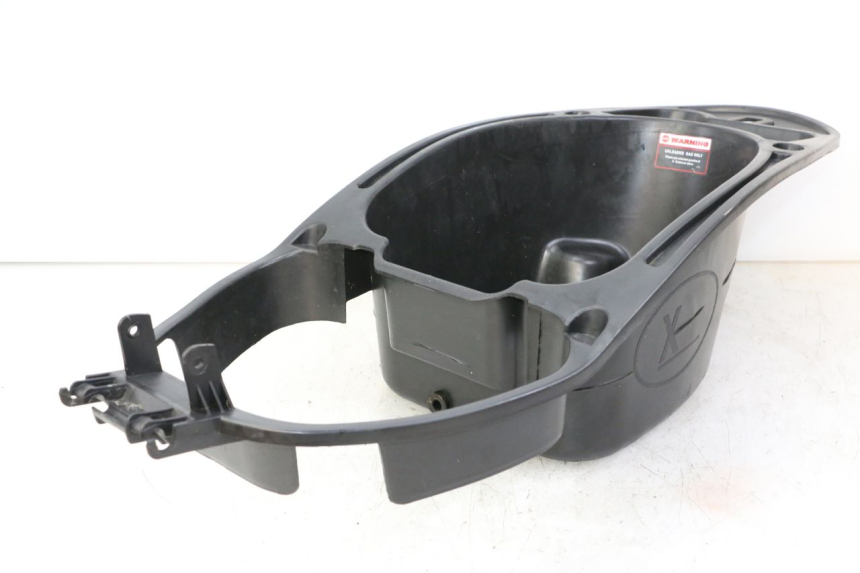 photo de KUFER POD SIEDZENIEM LONGJIA SHARPY 125 (2020 - 2024) - Inny kąt widzenia