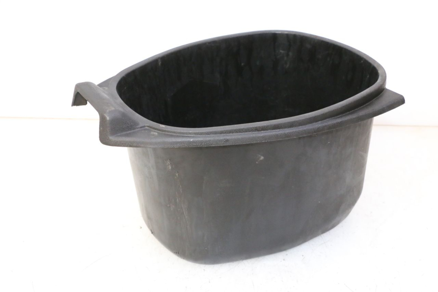 photo de KUFER POD SIEDZENIEM PIAGGIO LXV 4T 50 (2009 - 2013) - Zbliżenie techniczne