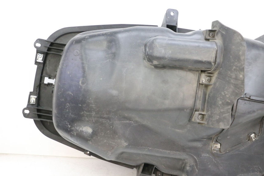 photo de KUFER POD SIEDZENIEM PIAGGIO MP3 HPE 350 (2018 - 2020) - Szczegóły charakterystyczne