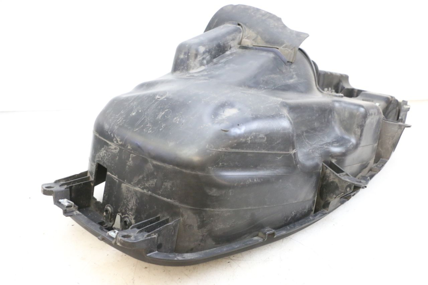 photo de KUFER POD SIEDZENIEM PIAGGIO MP3 HPE 350 (2018 - 2020) - Zbliżenie techniczne