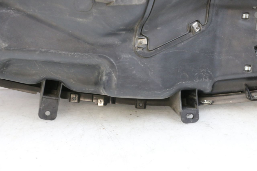 photo de KUFER POD SIEDZENIEM PIAGGIO MP3 HPE 350 (2018 - 2020) - Część sprawdzona