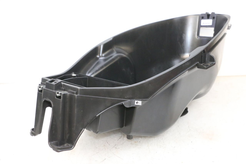 photo de KUFER POD SIEDZENIEM PIAGGIO MP3 HPE 300 (2019 - 2026) - Widok ogólny