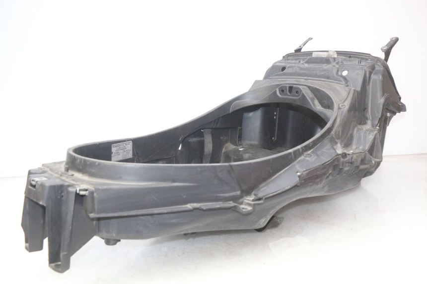 photo de KUFER POD SIEDZENIEM PIAGGIO MP3 LT 300 (2010 - 2016) - Inny kąt widzenia