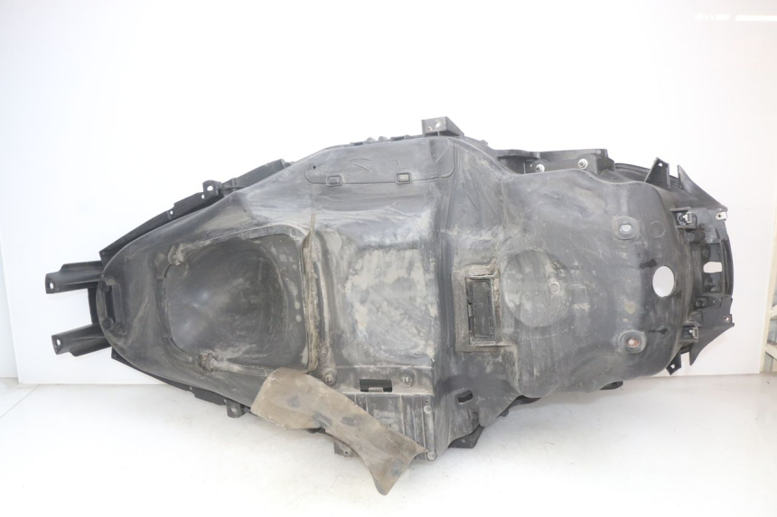 photo de KUFER POD SIEDZENIEM PIAGGIO MP3 LT 300 (2010 - 2016) - Punkty mocowania