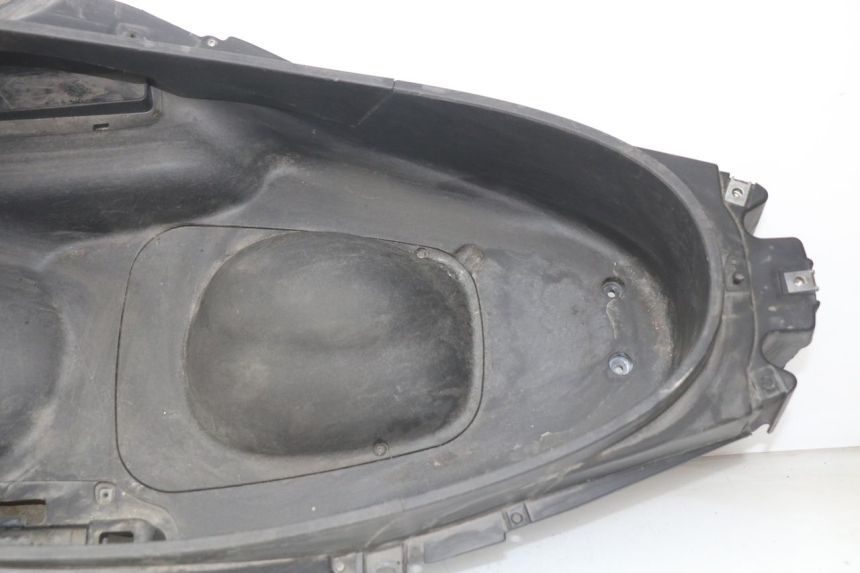 photo de KUFER POD SIEDZENIEM PIAGGIO MP3 LT 300 (2010 - 2016) - Oznaczenia i referencje