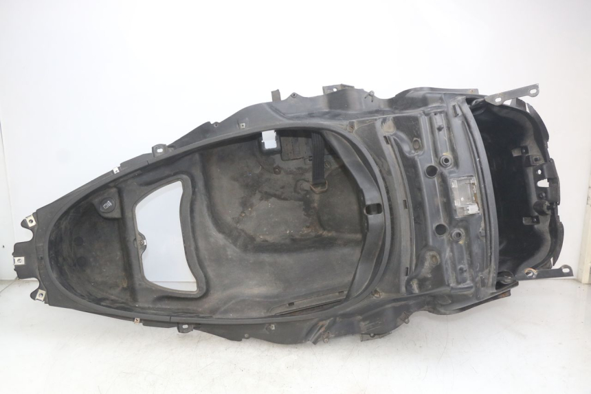 photo de KUFER POD SIEDZENIEM PIAGGIO MP3 LT 400 (2007 - 2012) - Widok główny