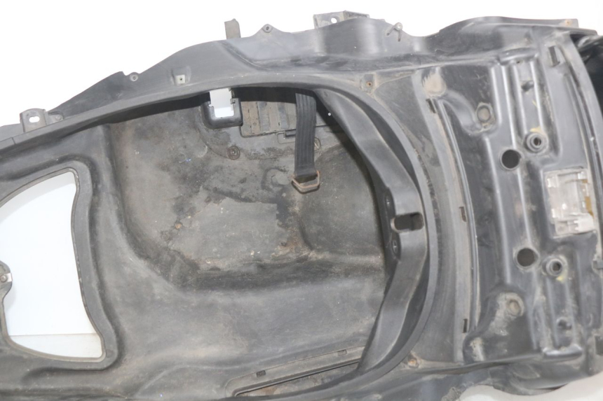 photo de KUFER POD SIEDZENIEM PIAGGIO MP3 LT 400 (2007 - 2012) - Punkty mocowania