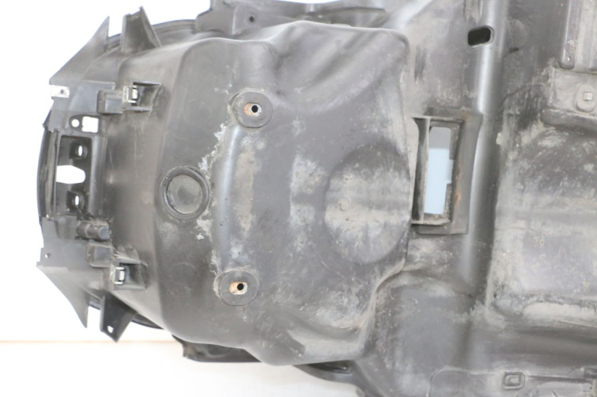 photo de KUFER POD SIEDZENIEM PIAGGIO MP3 LT 300 (2010 - 2016) - Inny kąt widzenia