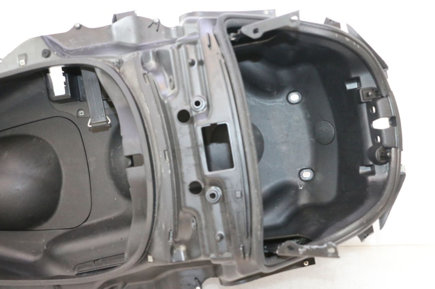photo de KUFER POD SIEDZENIEM PIAGGIO MP3 LT 300 (2010 - 2016) - Kontrola wizualna