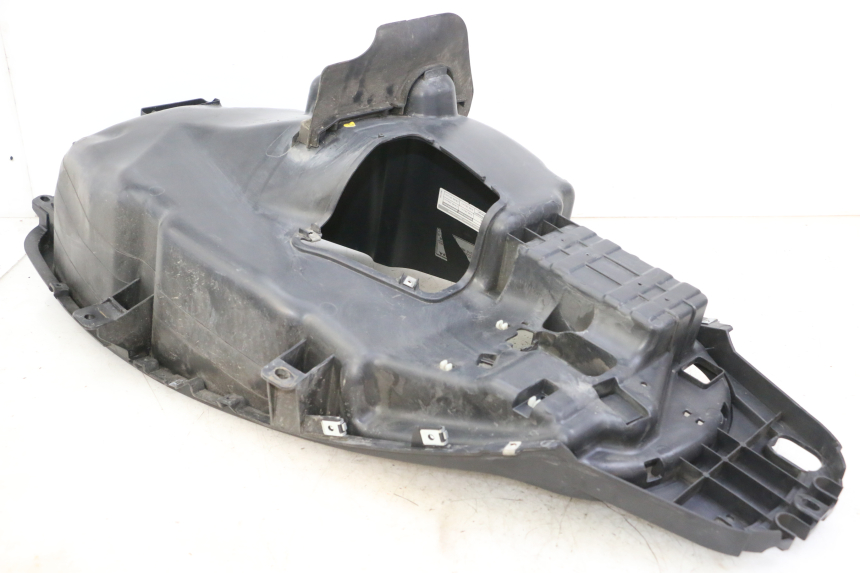 photo de KUFER POD SIEDZENIEM PIAGGIO MP3 500 (2014 - 2017) - Inny kąt widzenia