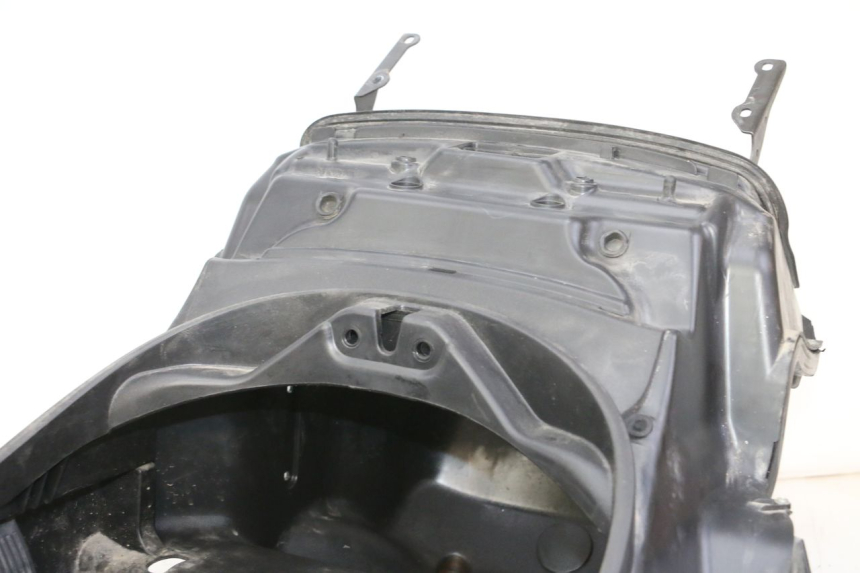 photo de KUFER POD SIEDZENIEM PIAGGIO MP3 RL 250 (2006 - 2010) - Szczegół części