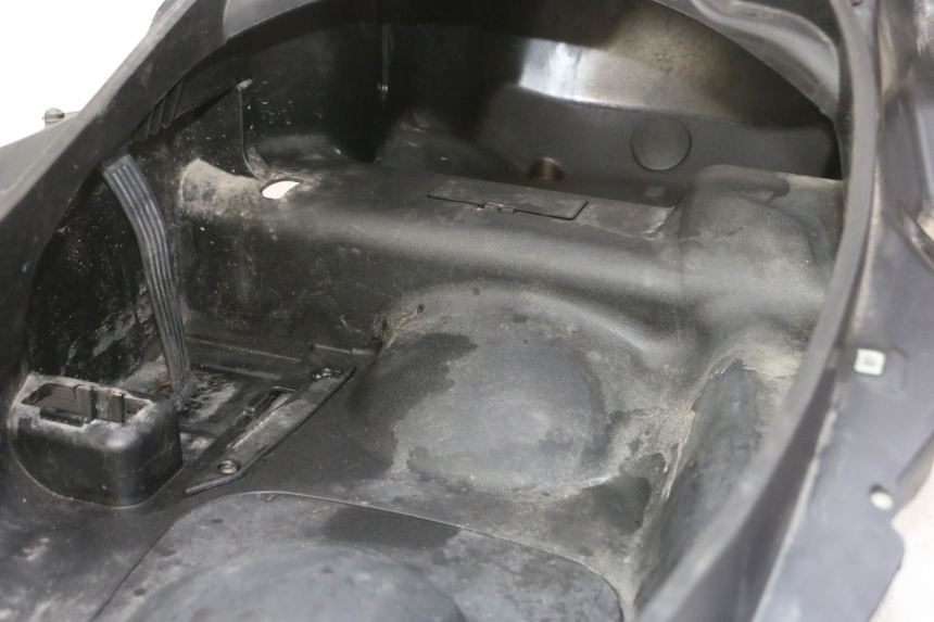 photo de KUFER POD SIEDZENIEM PIAGGIO MP3 RL 250 (2006 - 2010) - Inny kąt widzenia